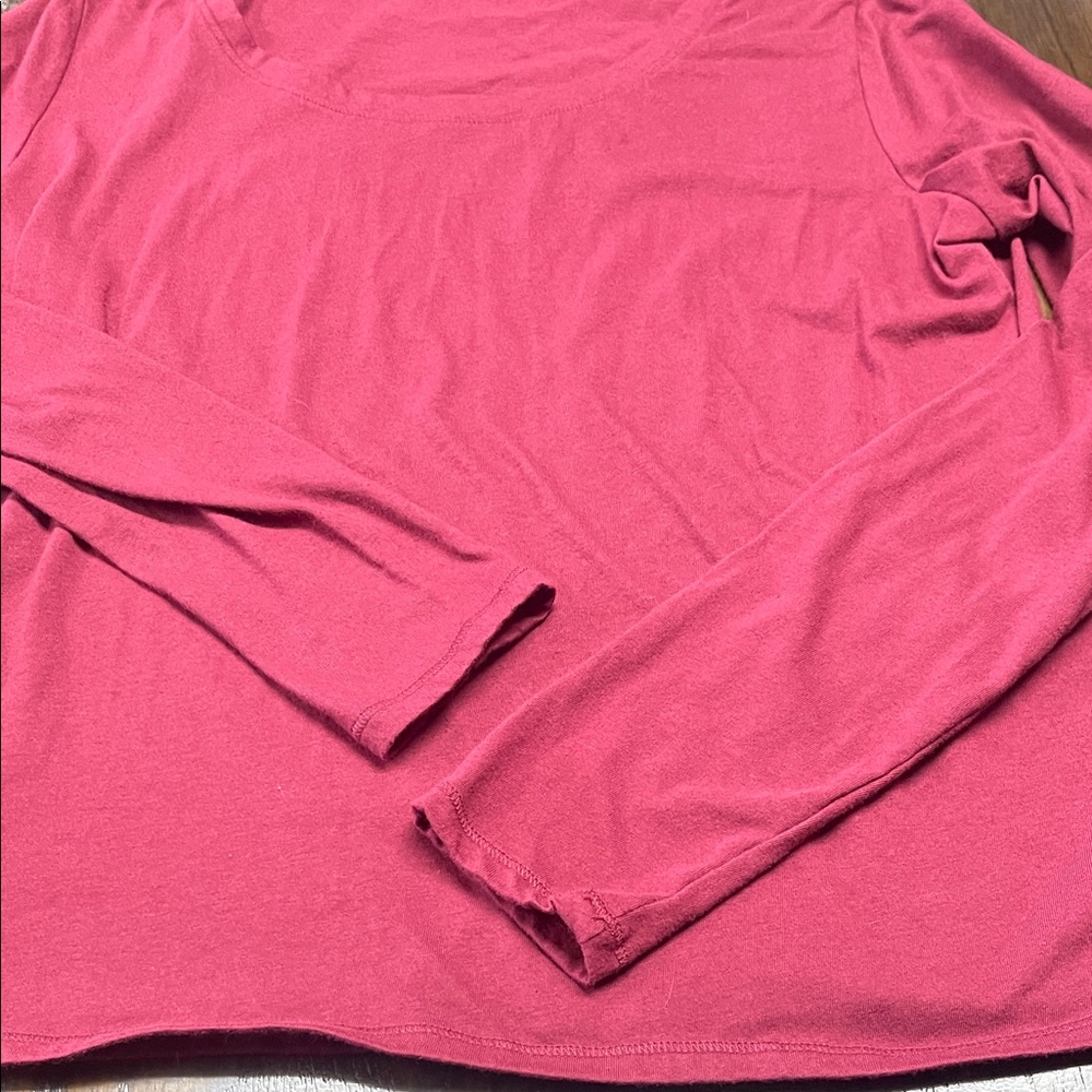 No Boundaries Raspberry Tee - Picture 3 of 4